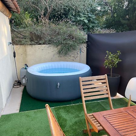L'Escale Apartment Meyreuil Bagian luar foto