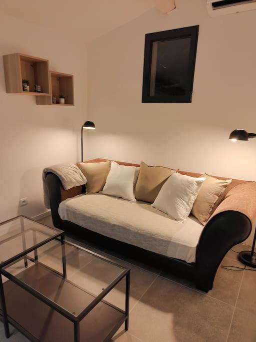 L'Escale Apartment Meyreuil Bagian luar foto